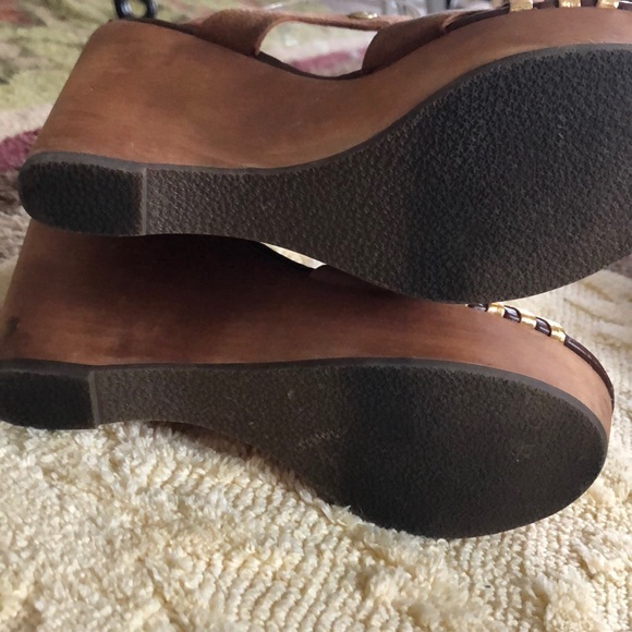💜💜STEVE MADDEN💜💜GOLD/BROWN LEATHER PLATFORMS - Picture 5 of 8